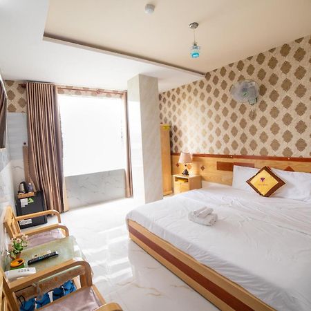 อีน วี 04 ลักชัวรี โฮเต็ล Hotel กวีเญิน ภายนอก รูปภาพ