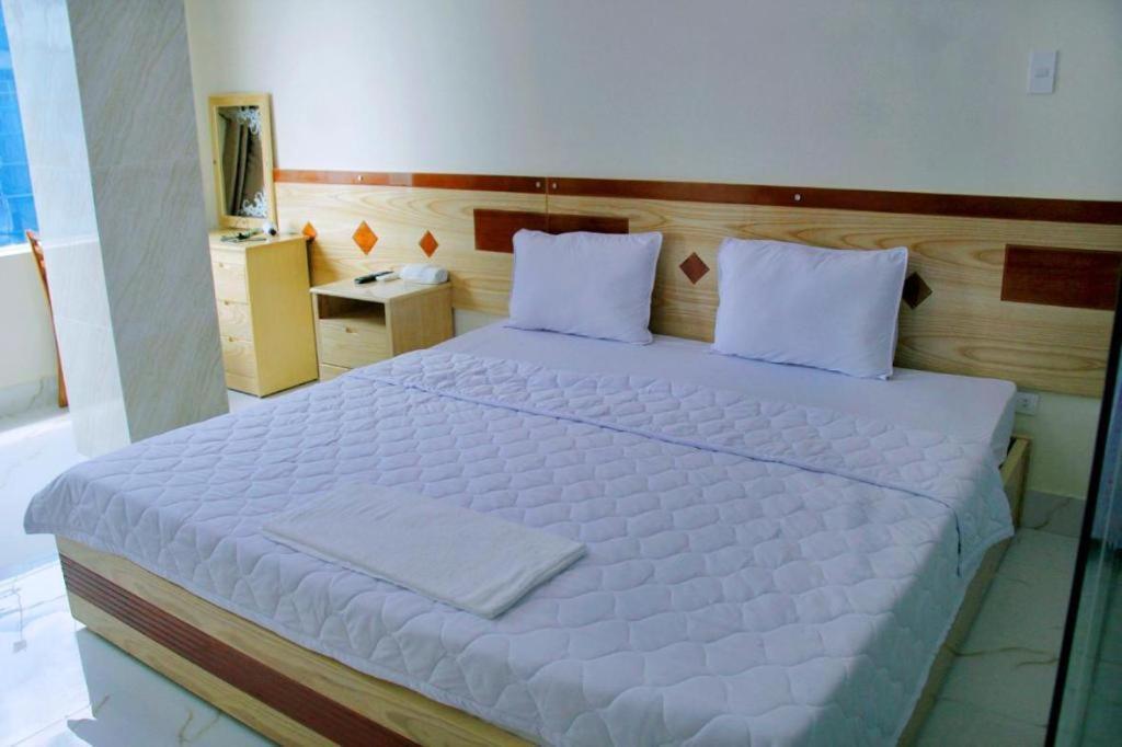 อีน วี 04 ลักชัวรี โฮเต็ล Hotel กวีเญิน ภายนอก รูปภาพ