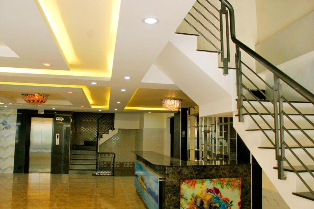 อีน วี 04 ลักชัวรี โฮเต็ล Hotel กวีเญิน ภายนอก รูปภาพ