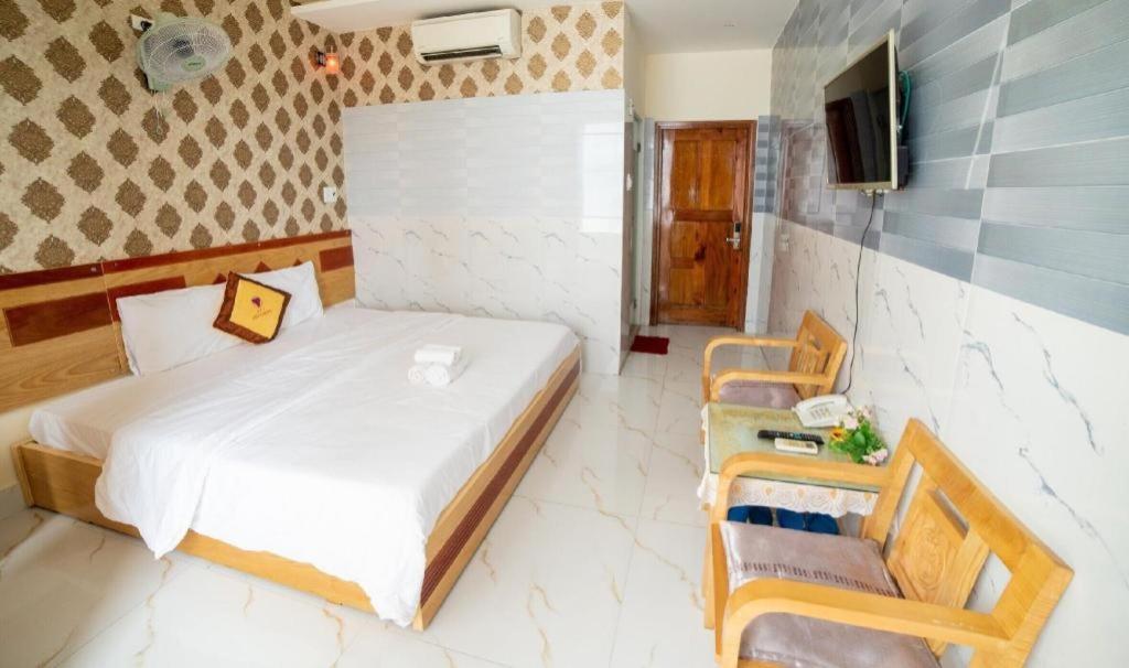 อีน วี 04 ลักชัวรี โฮเต็ล Hotel กวีเญิน ภายนอก รูปภาพ