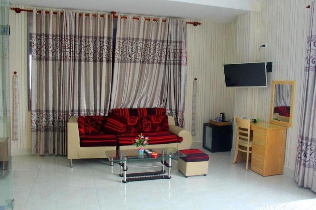 อีน วี 04 ลักชัวรี โฮเต็ล Hotel กวีเญิน ภายนอก รูปภาพ